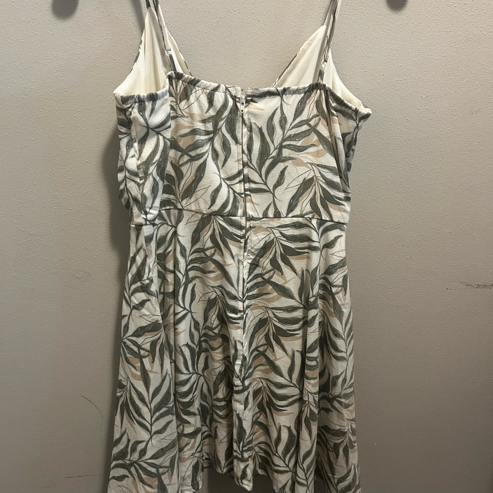 Leaf Pattern Mini Dress - Picture 3 of 4